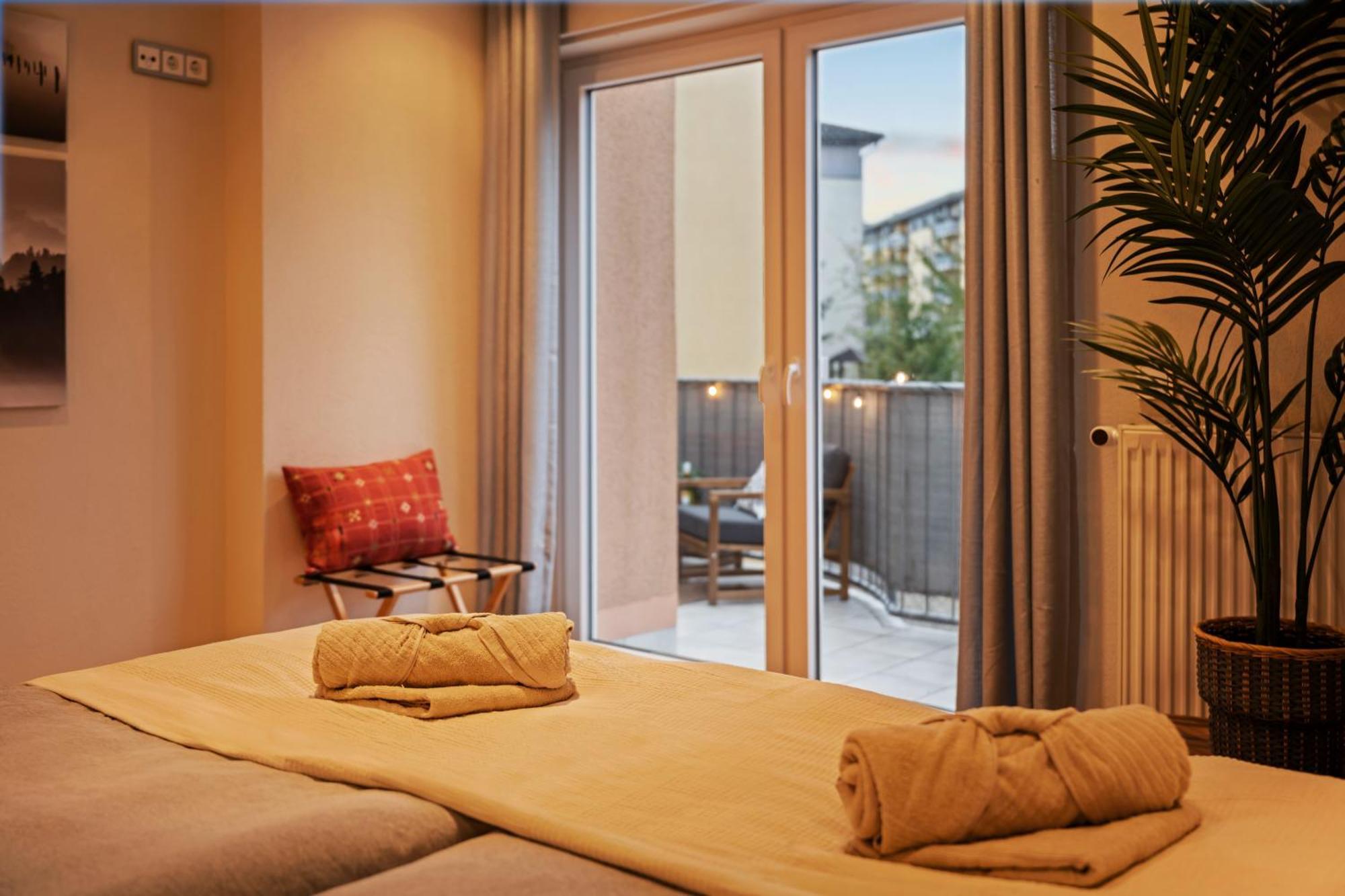 Edler Wohnraum Schwanenteich-Suite Mit Balkon, Kaffeevollautomat, Lift & Parkplatz Zwickau Bagian luar foto